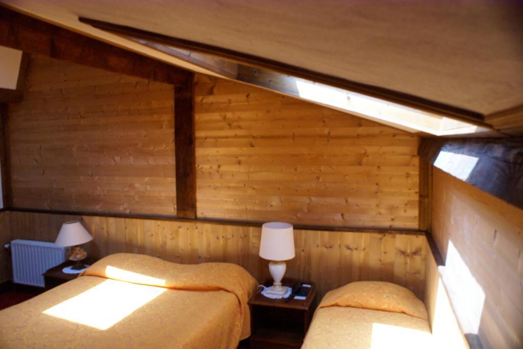 Le Relais De L'Abbaye 호텔 투르뉘 외부 사진